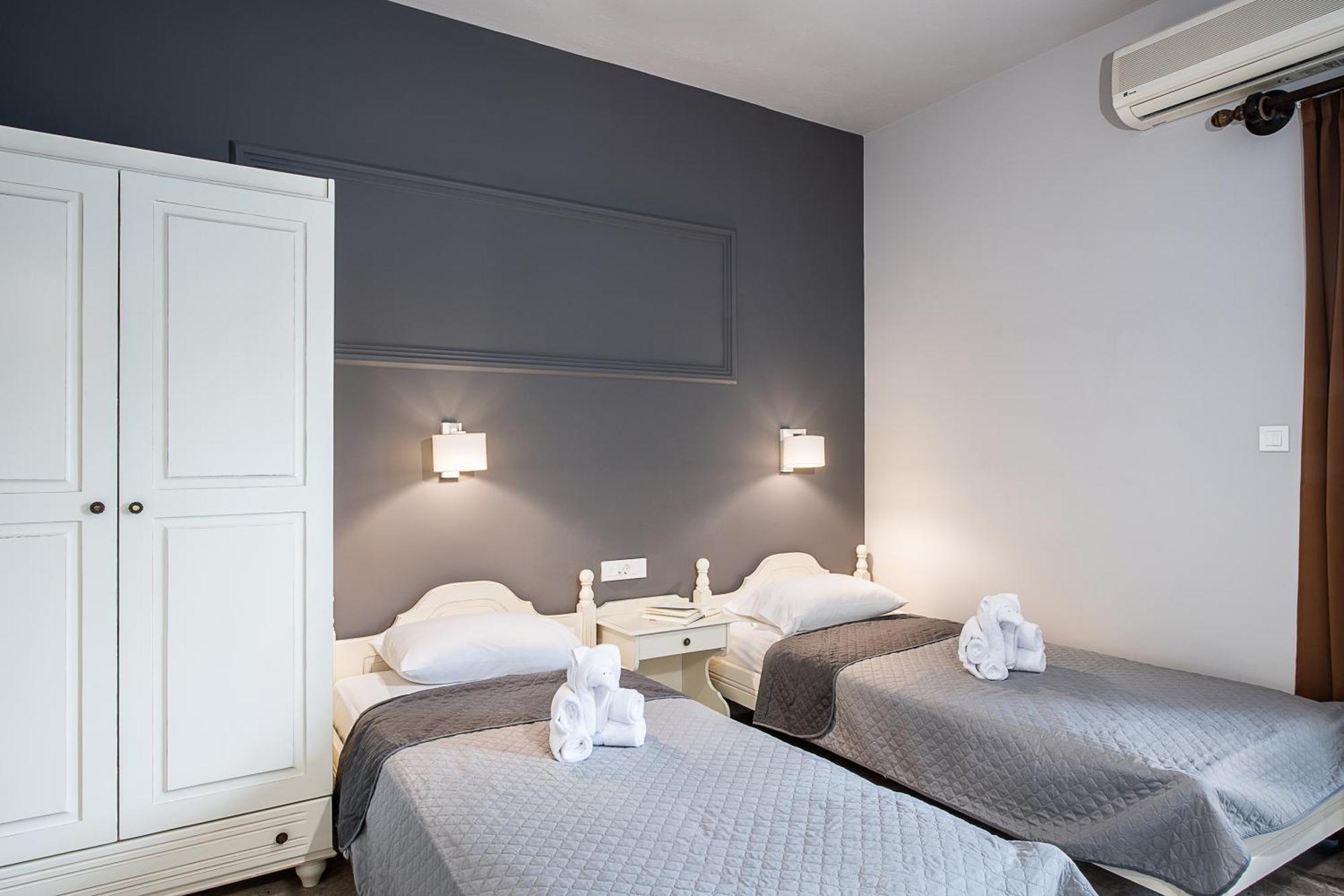Lia Beachfront Apartments Stalós Eksteriør billede