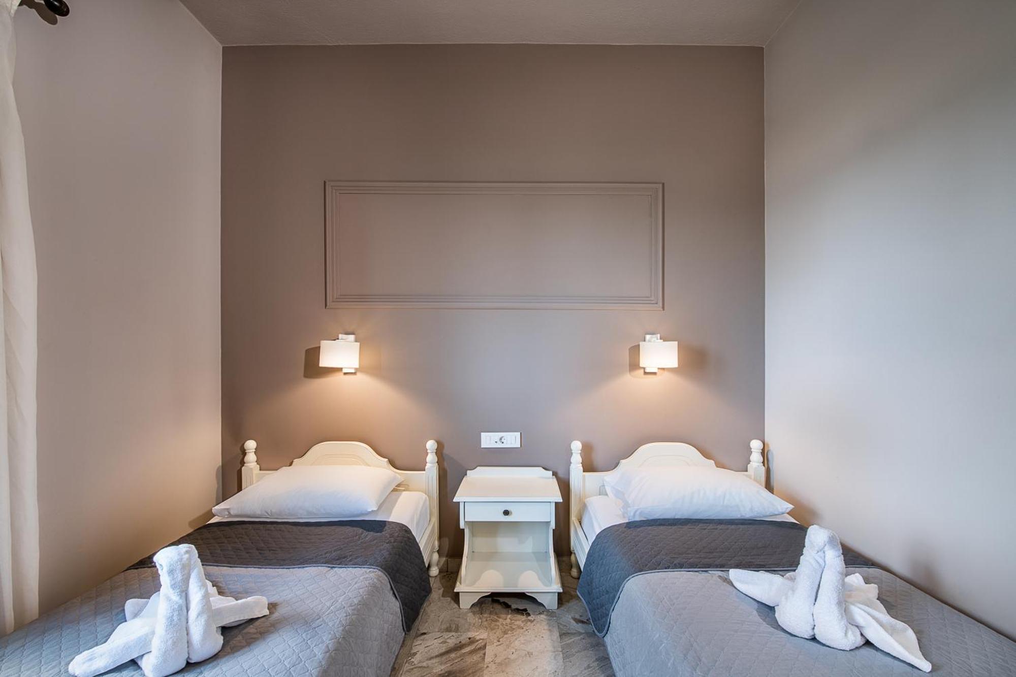 Lia Beachfront Apartments Stalós Eksteriør billede