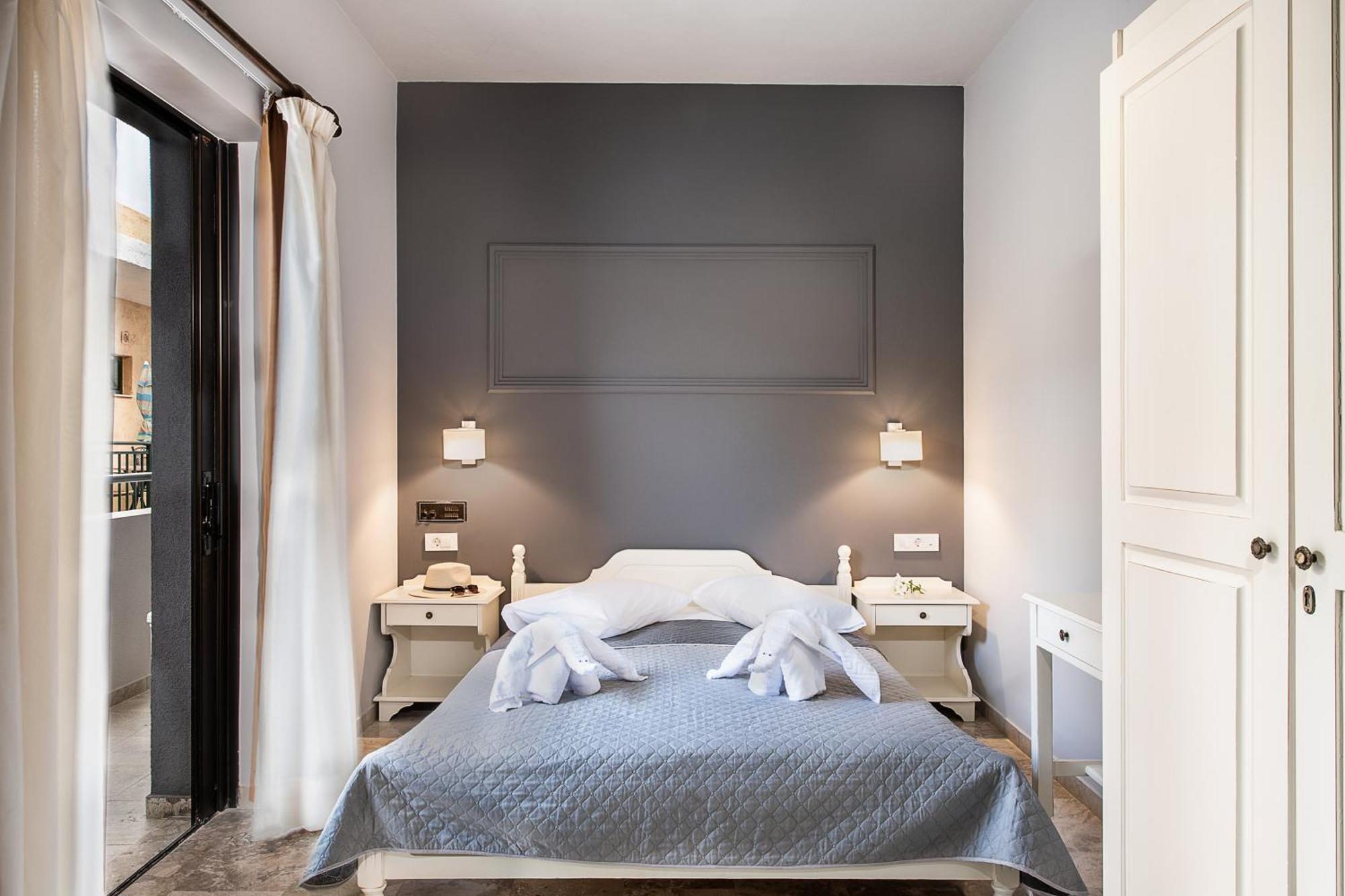 Lia Beachfront Apartments Stalós Eksteriør billede