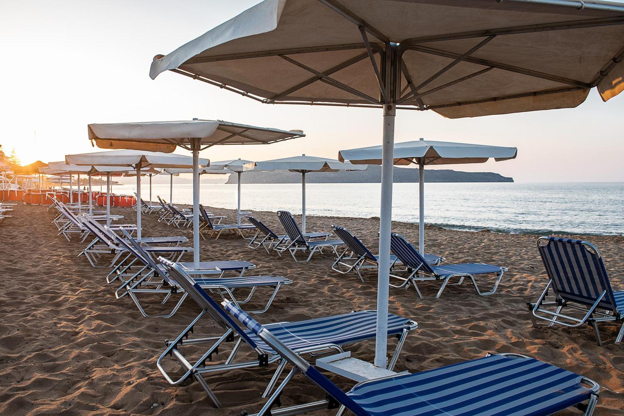 Lia Beachfront Apartments Stalós Eksteriør billede