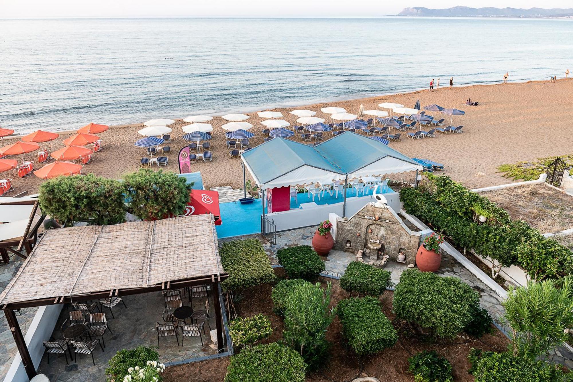 Lia Beachfront Apartments Stalós Eksteriør billede