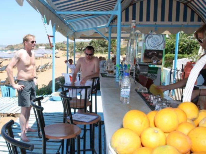 Lia Beachfront Apartments Stalós Eksteriør billede