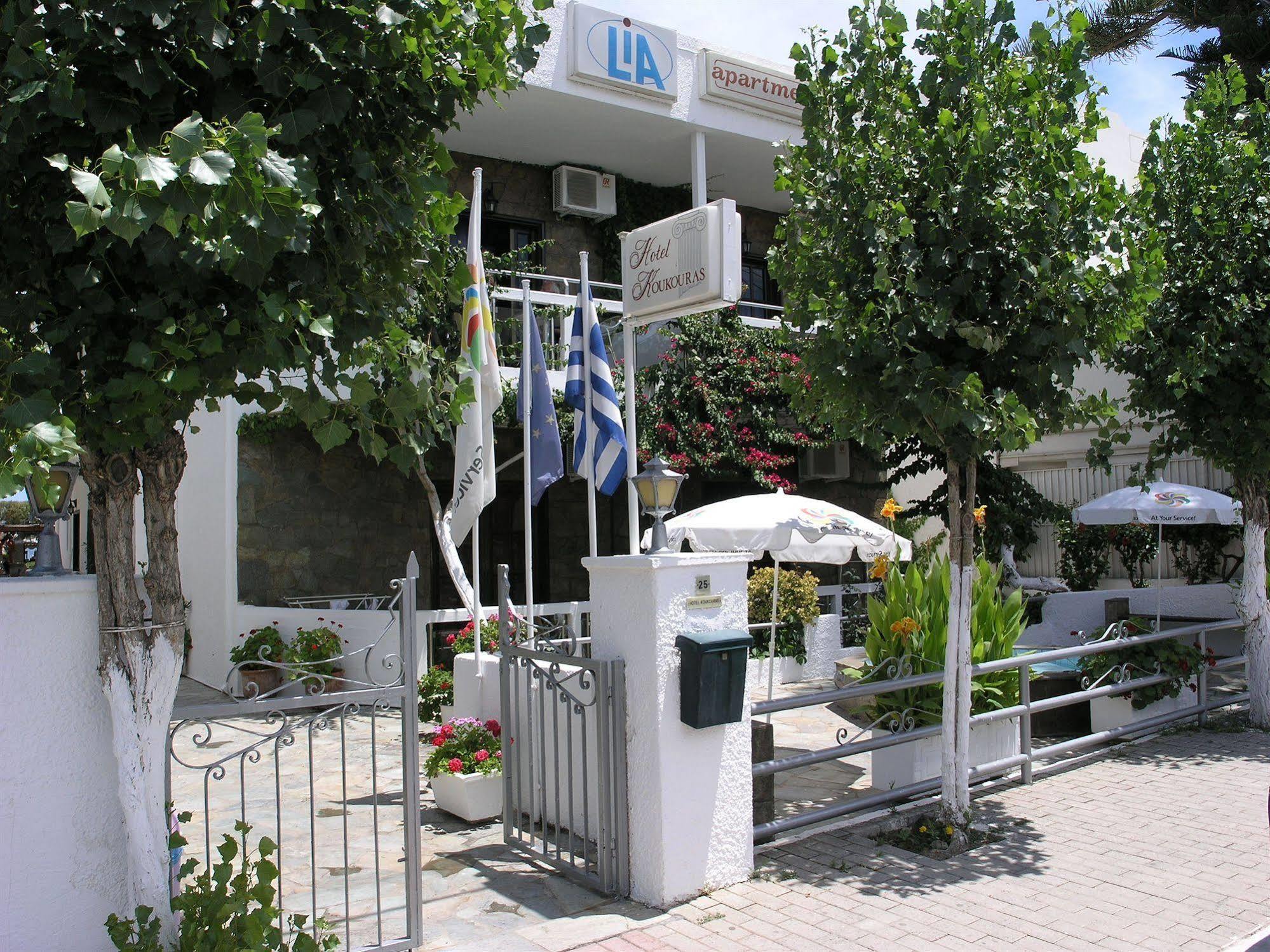 Lia Beachfront Apartments Stalós Eksteriør billede