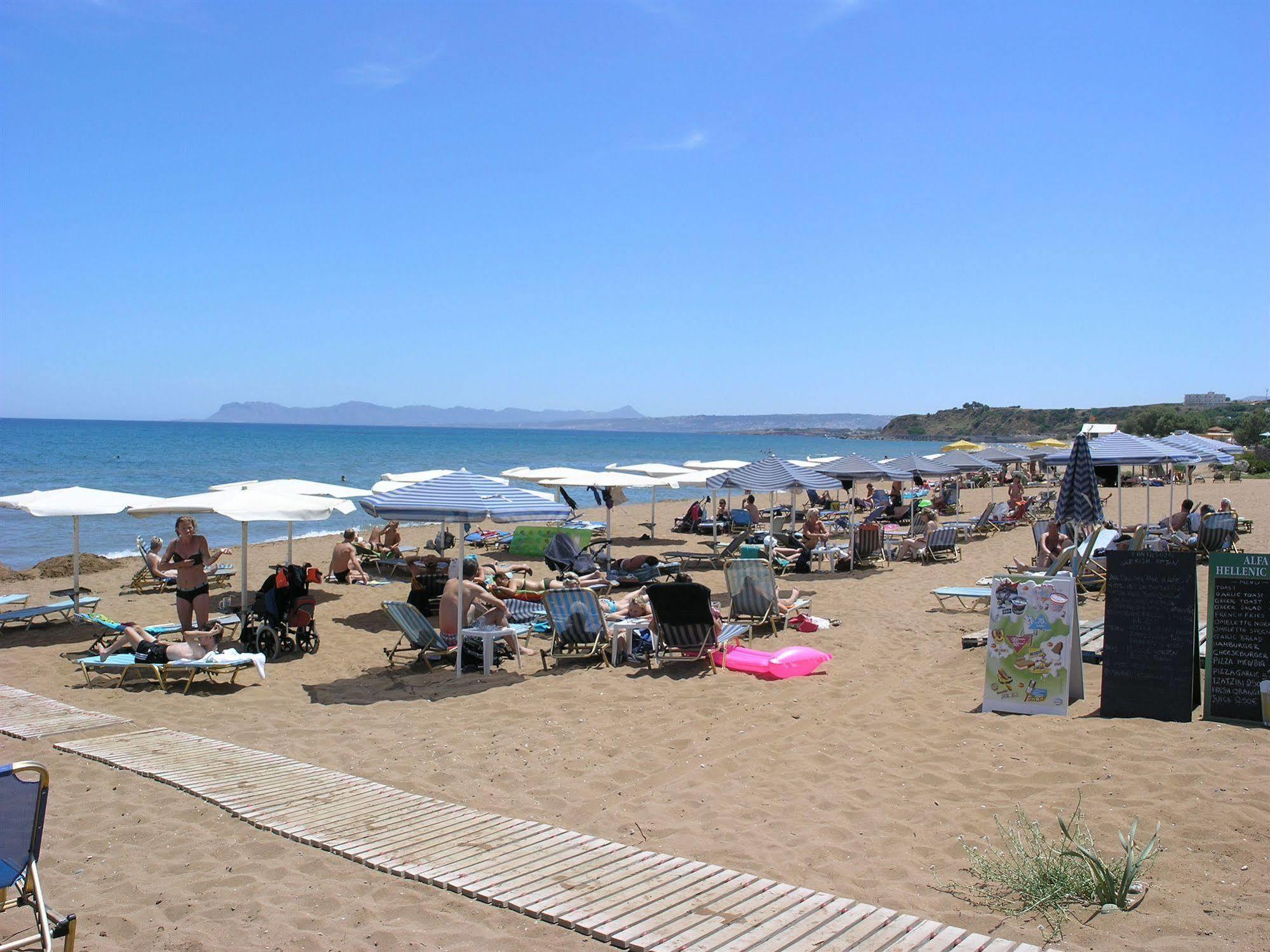 Lia Beachfront Apartments Stalós Eksteriør billede